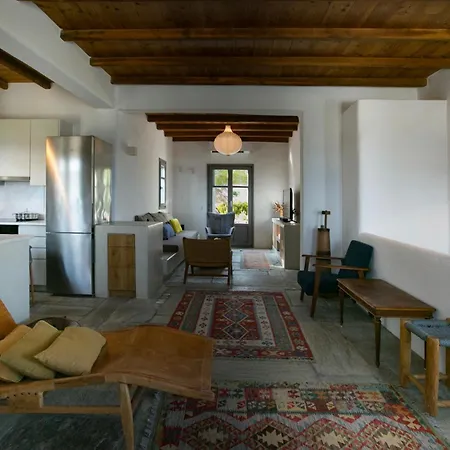 Seafront Stoa In Dryos וילה *