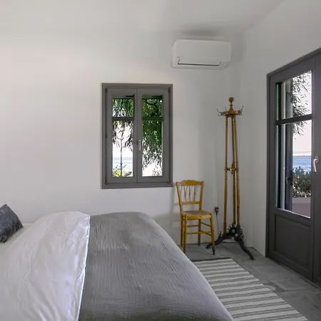 Seafront Stoa In Dryos וילה