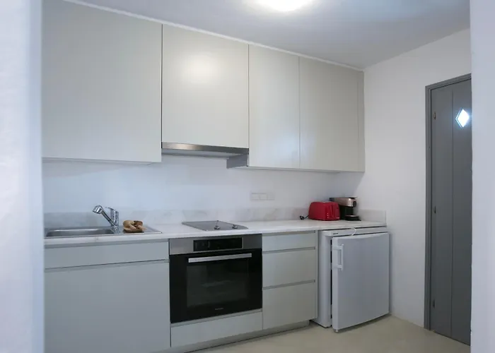 Seafront Stoa In Dryos דריוס